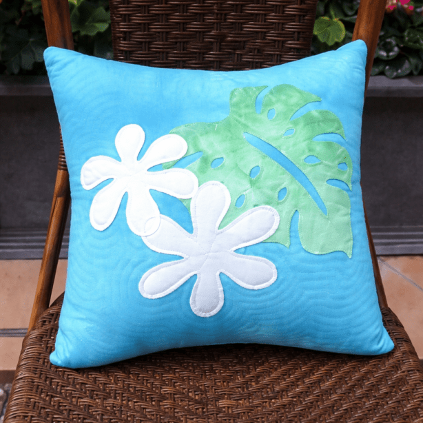 ティアレとモンステラのミニクッション