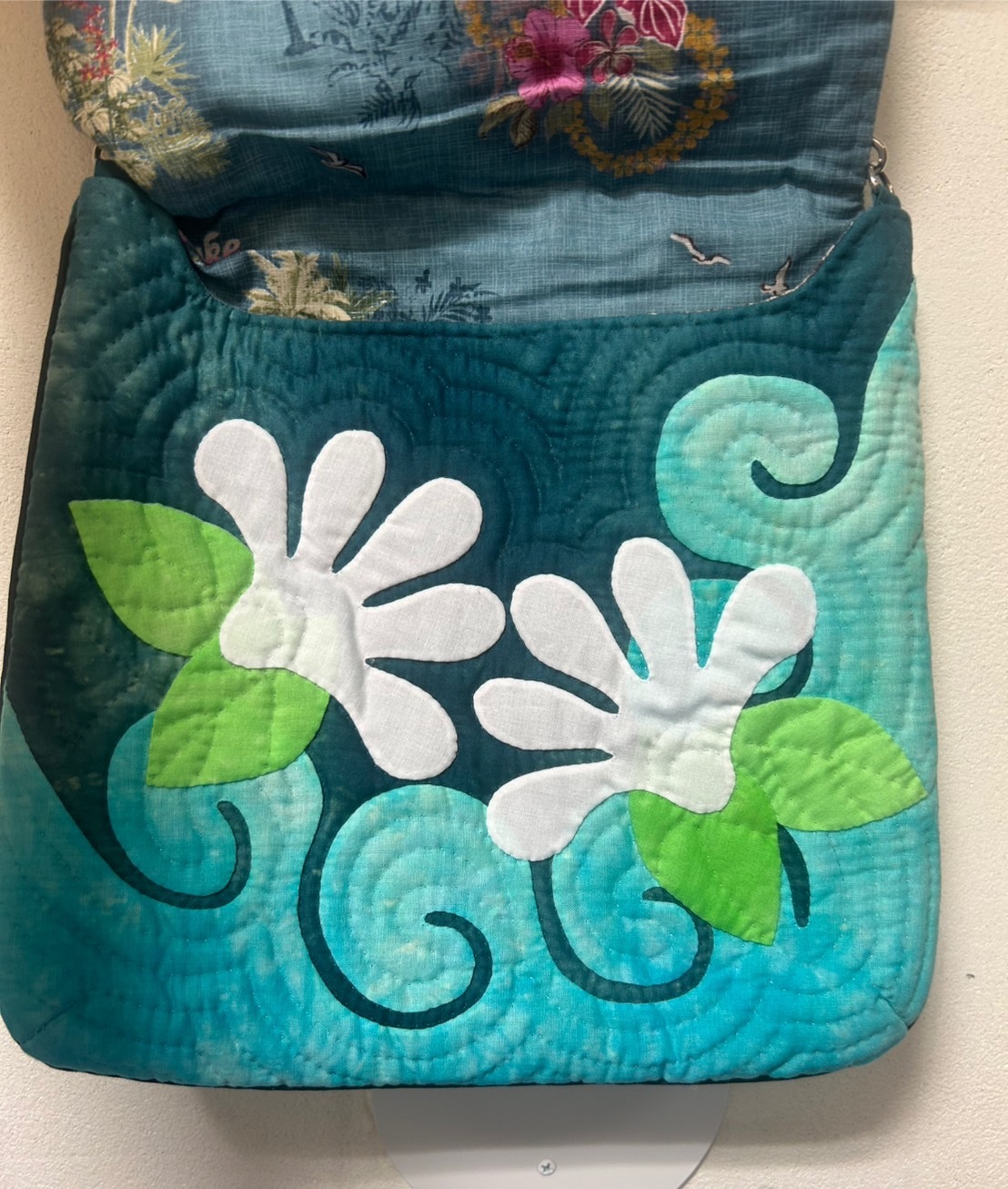 ピンクドルフィンとナウパカ　ショルダーバッグ