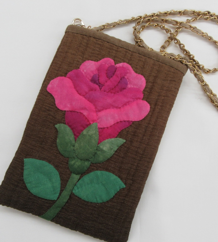 アップリケROSEのサコッシュ