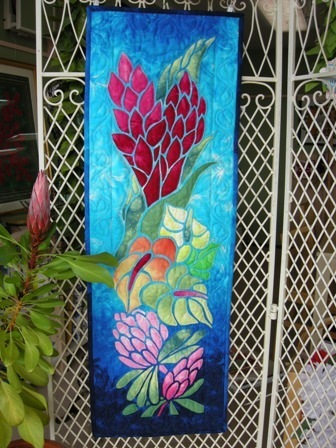 ハワイアンフラワーのタペストリー