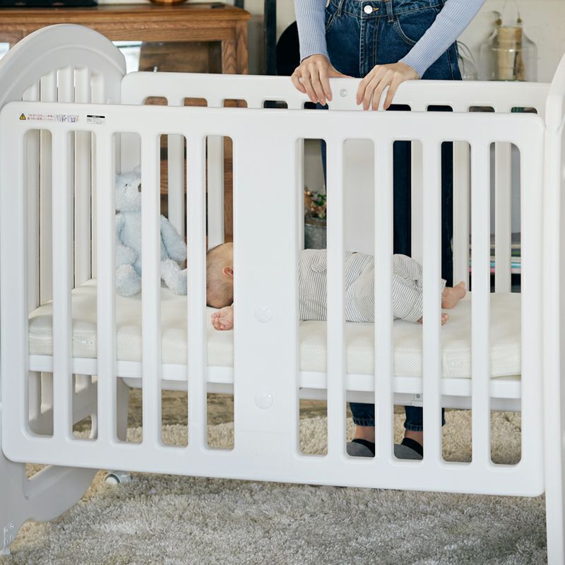 ベビーベッドsakutto【専用マット付】組立かんたんでお手入れも楽々なプラスチック製ベビーベッド［レンタル］