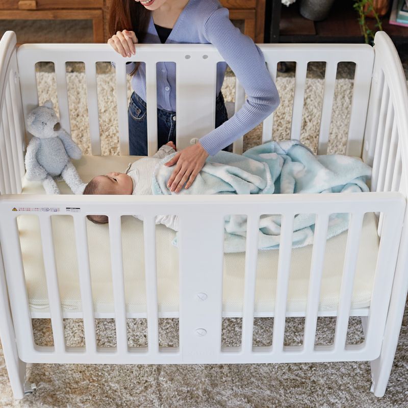 ベビーベッドsakutto【専用マット付】組立かんたんでお手入れも楽々なプラスチック製ベビーベッド［レンタル］