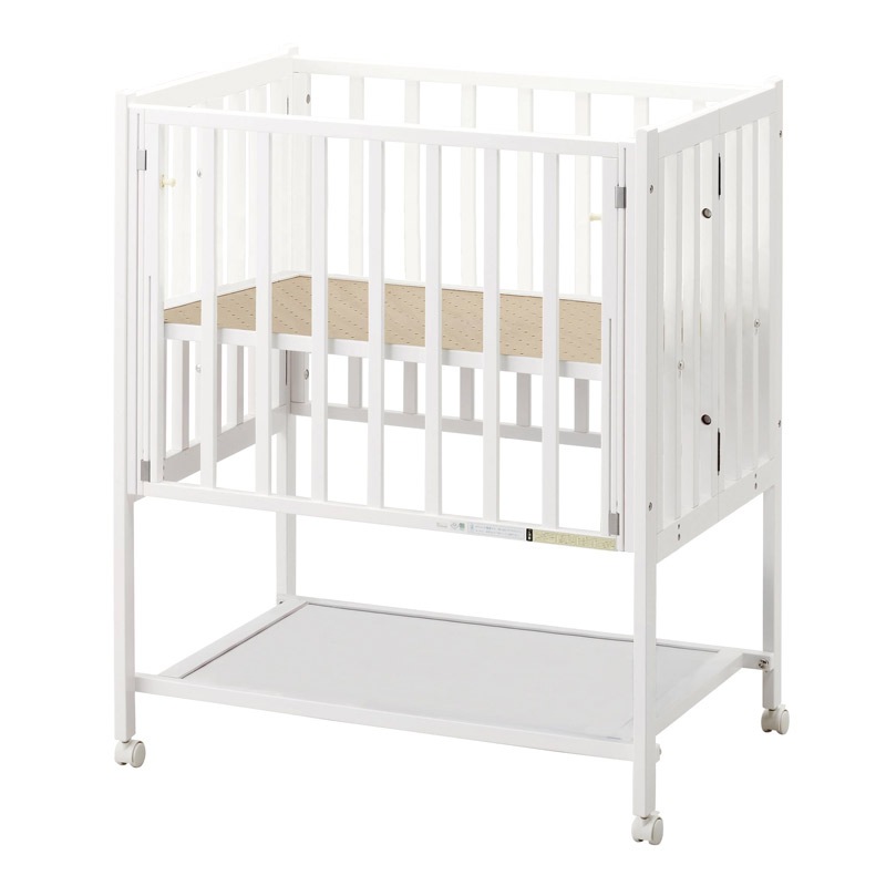 折りたたみ ミニベビーベッド(収納板付)【国産】里帰り出産にも便利な折りたたみ式で組立も簡単 床板の高さが76cmで屈まずお世話ができるハイポジション［レンタル］