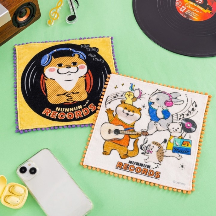 可愛い嘘のカワウソ ぬんぬんレコード ぽんぽんレースのハンドタオル