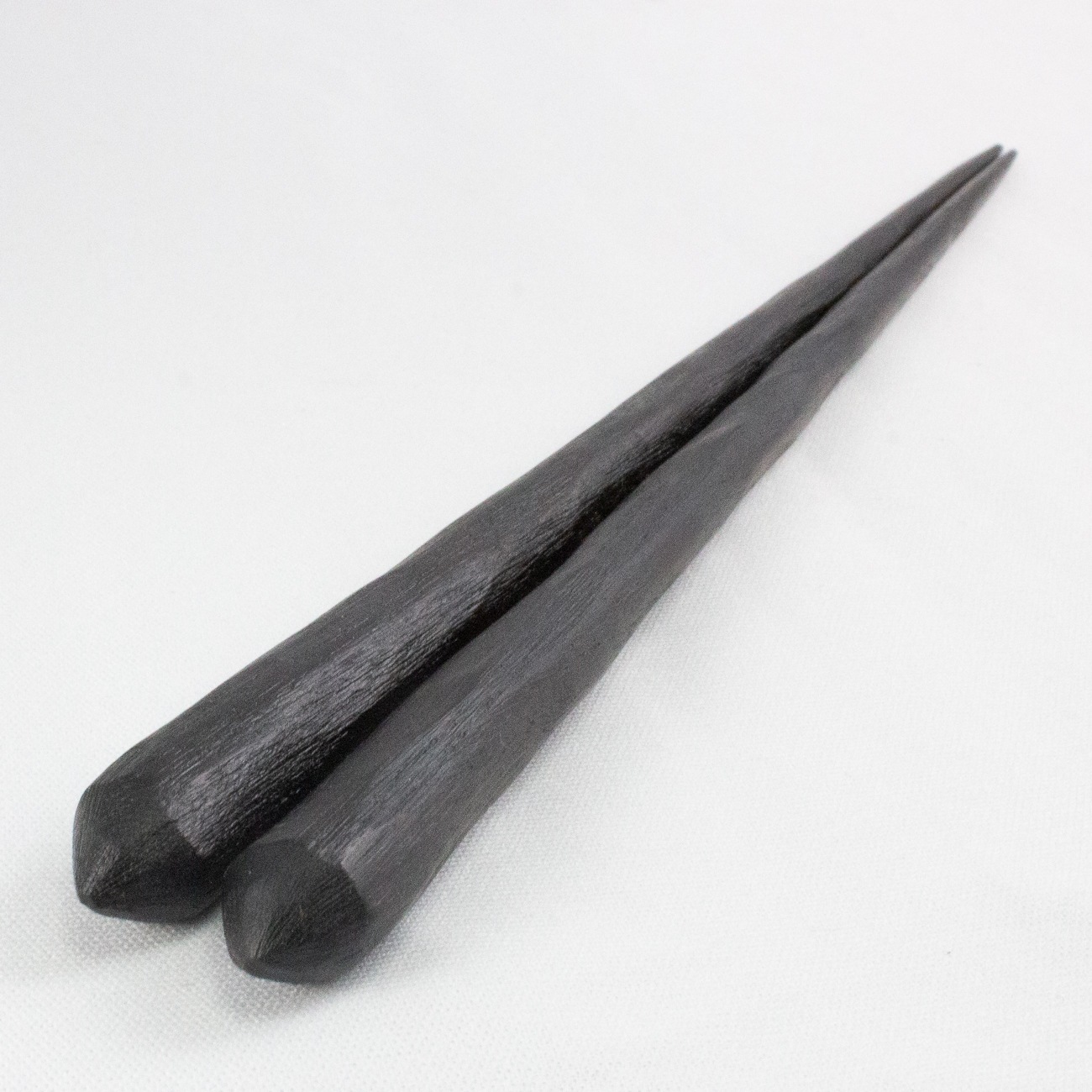極上手彫黒檀　一半　23.5cm