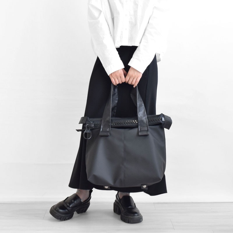 新品未使用⭐︎カワカワkawa-kawa 25bisデカジップボストンバッグ 残りわずか【rubber-cho】25bisボストンバッグ | ボストンバッグ