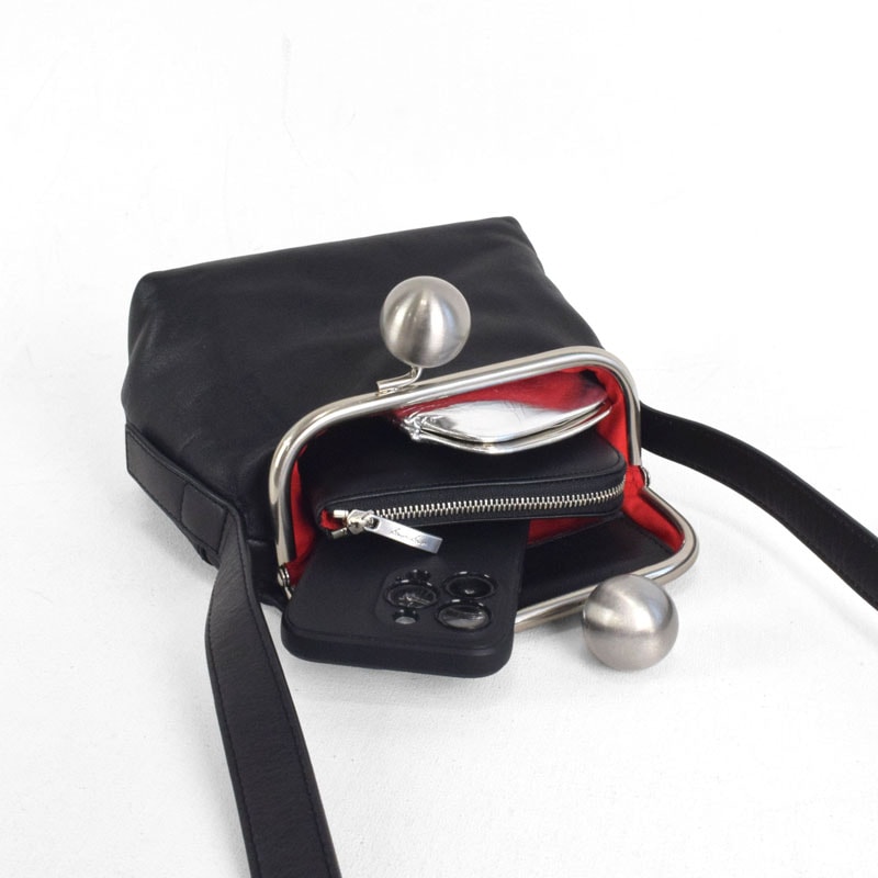 BK)再入荷しました【kuchigane】スクエアポシェット | ポシェット