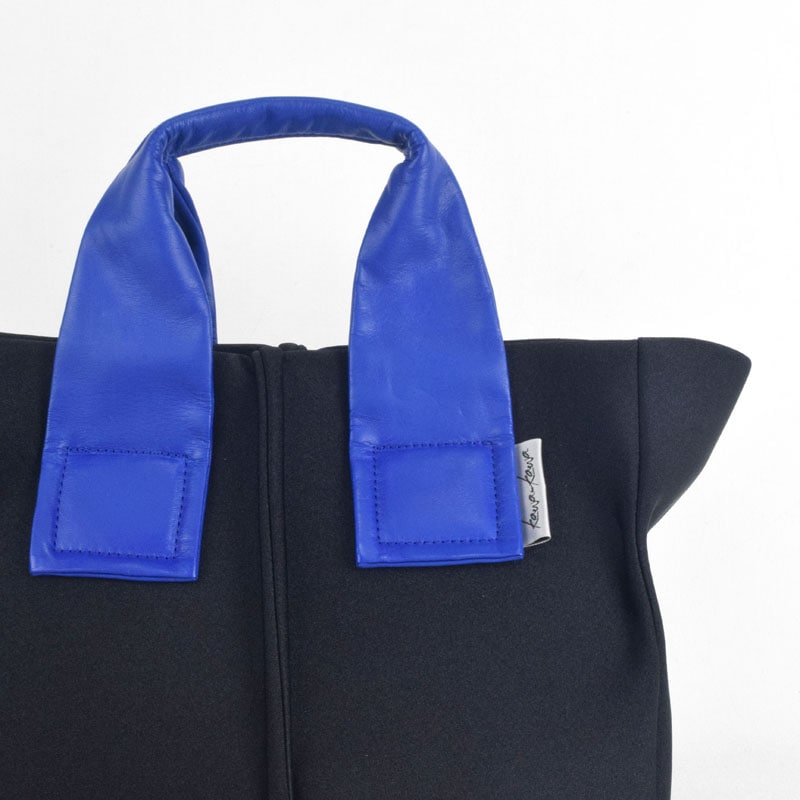 【新品】kawa-kawa(カワカワ) WETボディバッグＭサイズ wet】hatomeボディバッグMサイズ | ボディバッグ