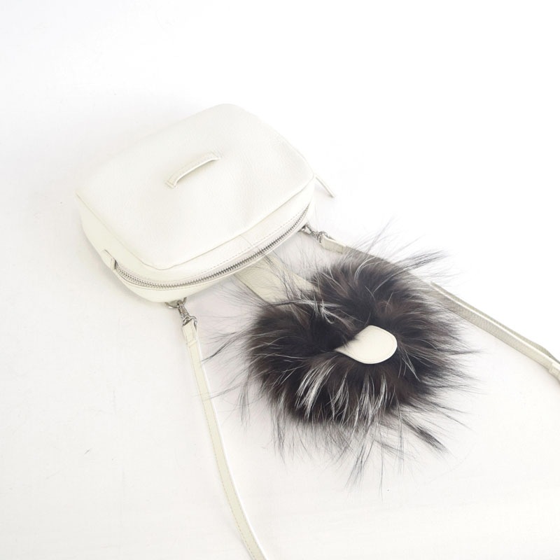 kawa-Re】foxポシェット(777WH) | すべて