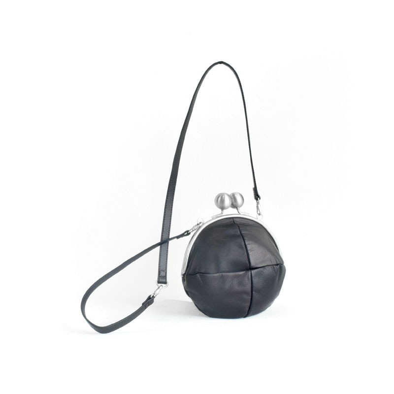 シークレットナイト特別価格！新品未使用　kawa kawaショルダー kuchigane】サークル2WAYショルダー | 斜め掛けバッグ