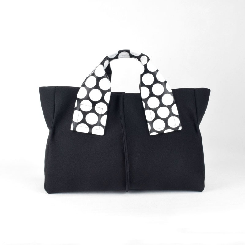 【美品】kawa-kawa wet トートバッグ　水玉ハンドル　Mサイズ　黒 Newリリース【wet mizutama handle】トートバッグMサイズ