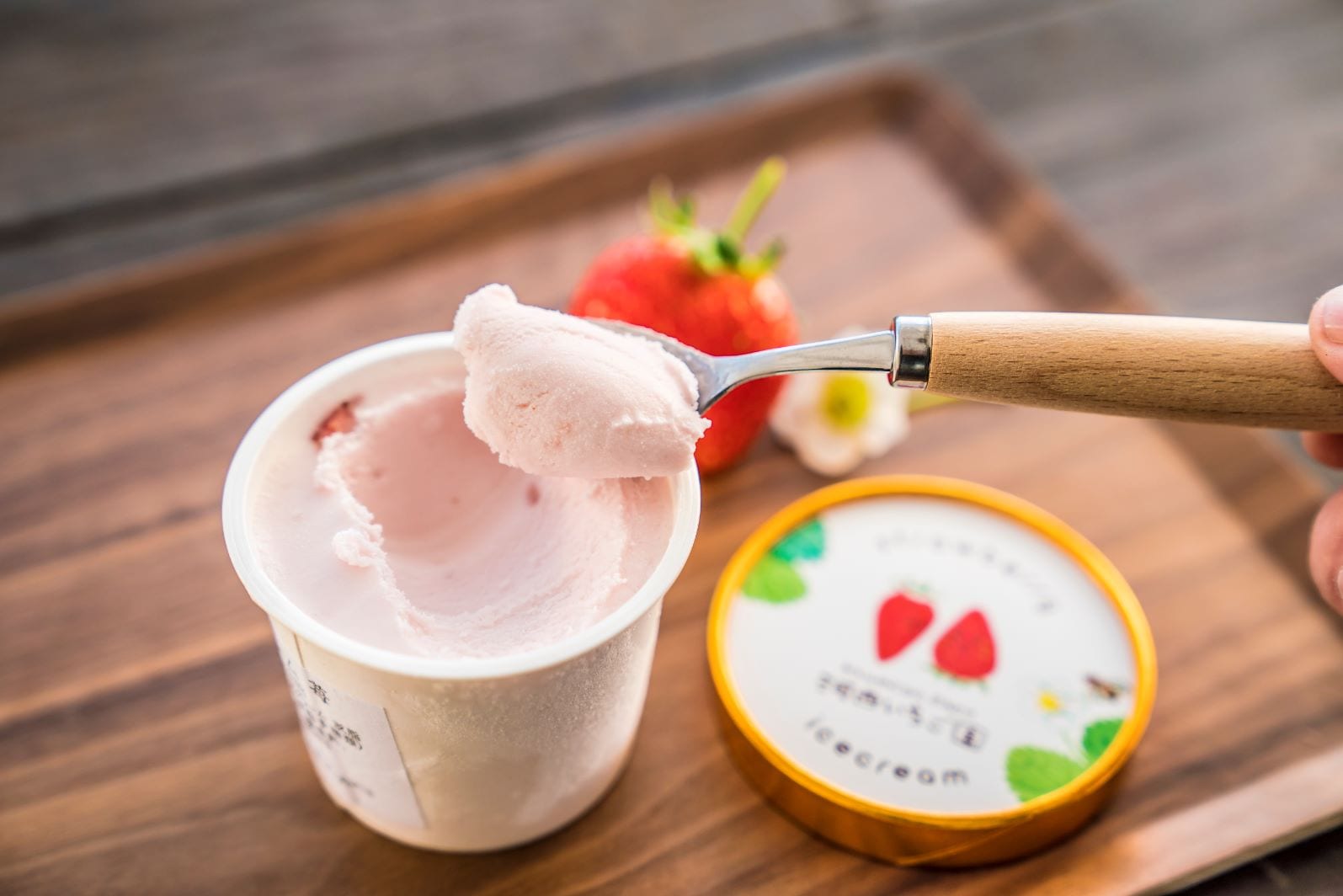 12個入】いちご農園のStrawberry ice cream～完熟いちご香る口溶け