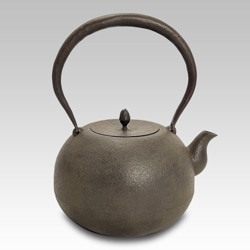 鉄瓶　工芸品 南部鉄器・鉄瓶の専門店 Shinwadenki 作品一覧 | iichi 日々の