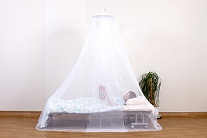 スタンド付】洗えるベッド用蚊帳[シングルベッド用] - 国内蚊帳生産No