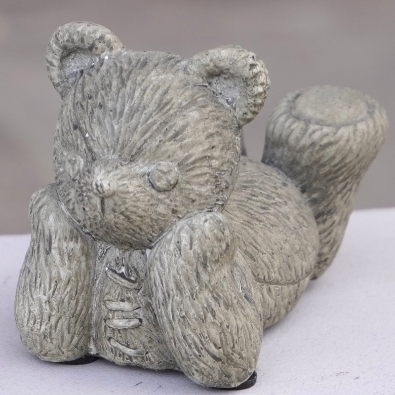 寝そべったくまさんアイボリー