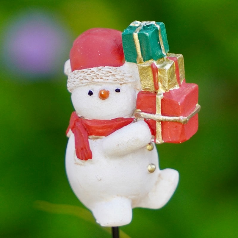 ガーデンピック「プレゼントを運ぶスノーマン」