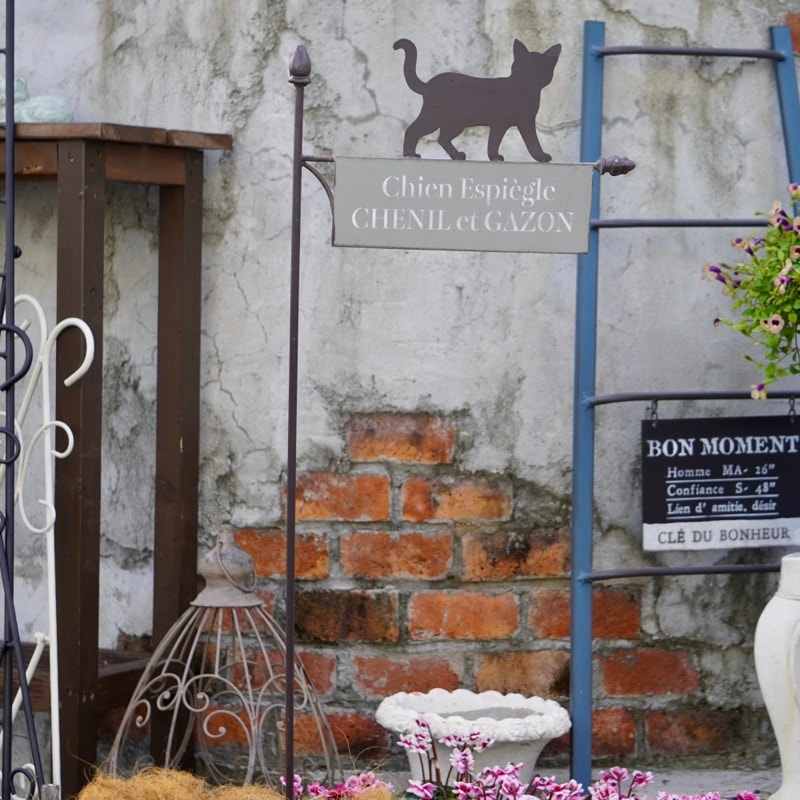 ねこちゃんのお庭プレート◆幅約38cm・高さ約90cm【単独梱包・送料込み】【複数割引対象商品】