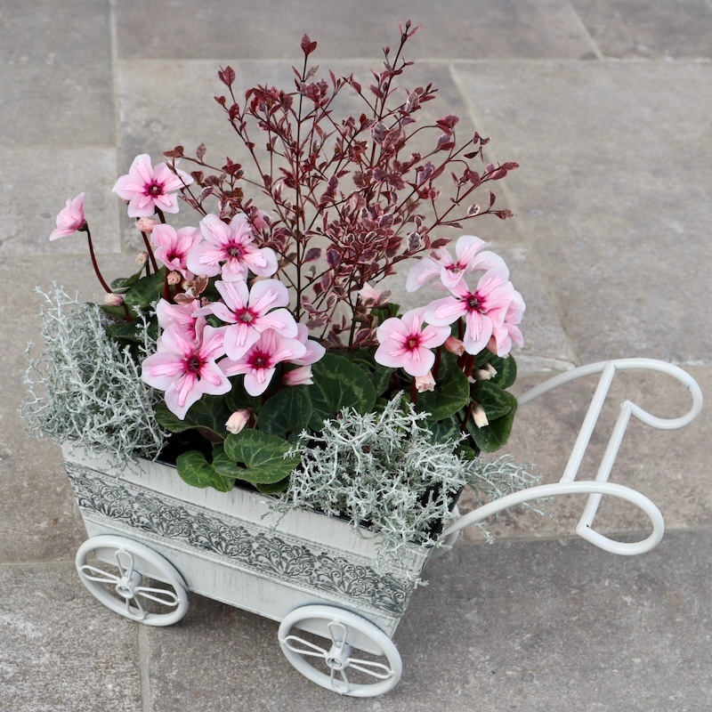 堅牢で上質なブリキアイアン☆カートバスケット