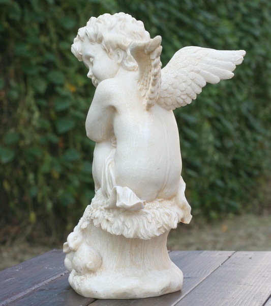 スリーピーエンジェルとウサギ