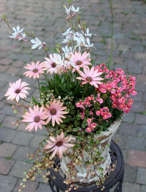 111×150 花や実　メダリオン　薄ピンクサーモン　トルコヴィンテージラグ 111×150 花や実メダリオン薄ピンクサーモントルコヴィンテージラグ