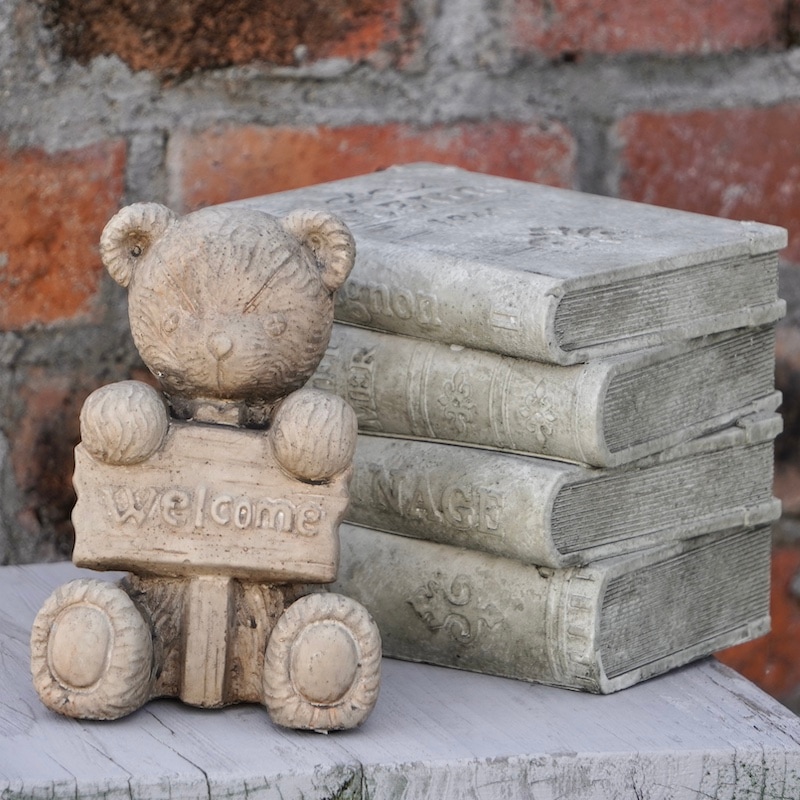 Welcomeボードのくまさんブラウン