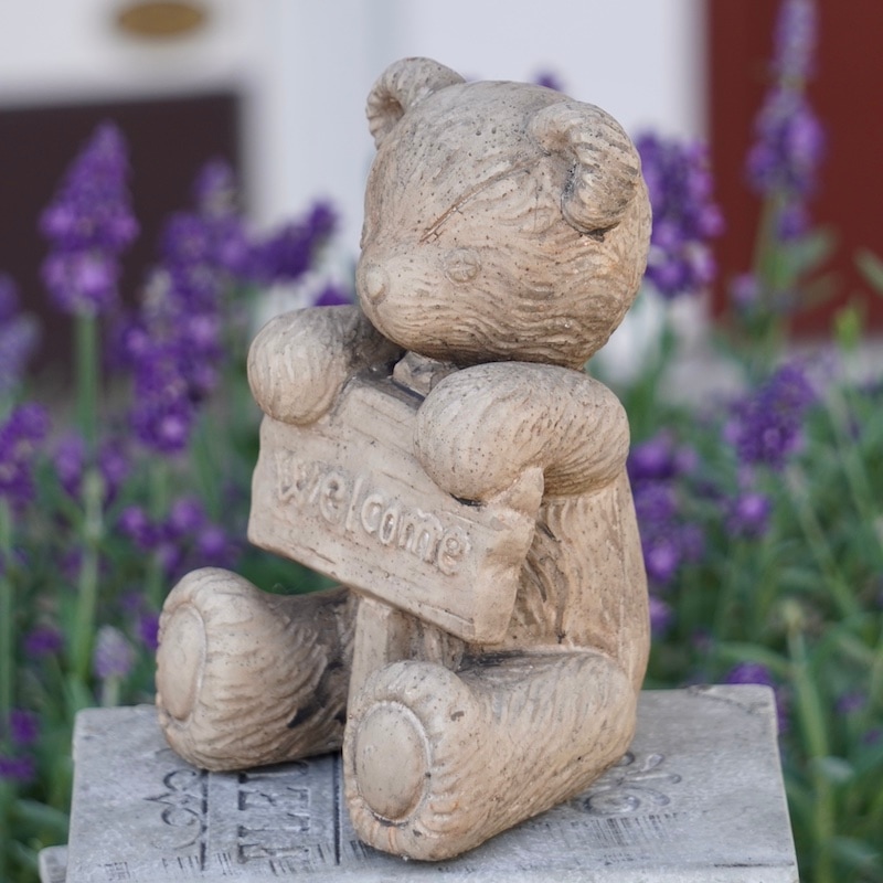 Welcomeボードのくまさんブラウン