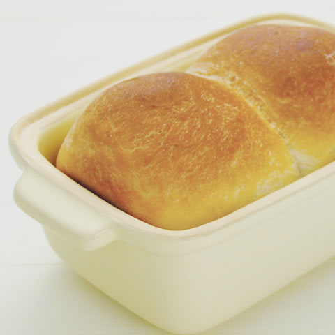 アウトレット]ブレッドケース（パン型） クリーム
