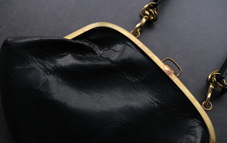 six coup de foudre 横長 frame bag（鹿革/black/レザー紐）｜恵文社  