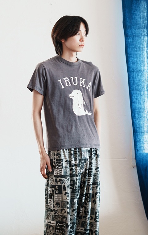 工芸品 Iruka ba-ba 木彫り ミニイルカマグネット | 卸売・ 問屋・仕入れの専門