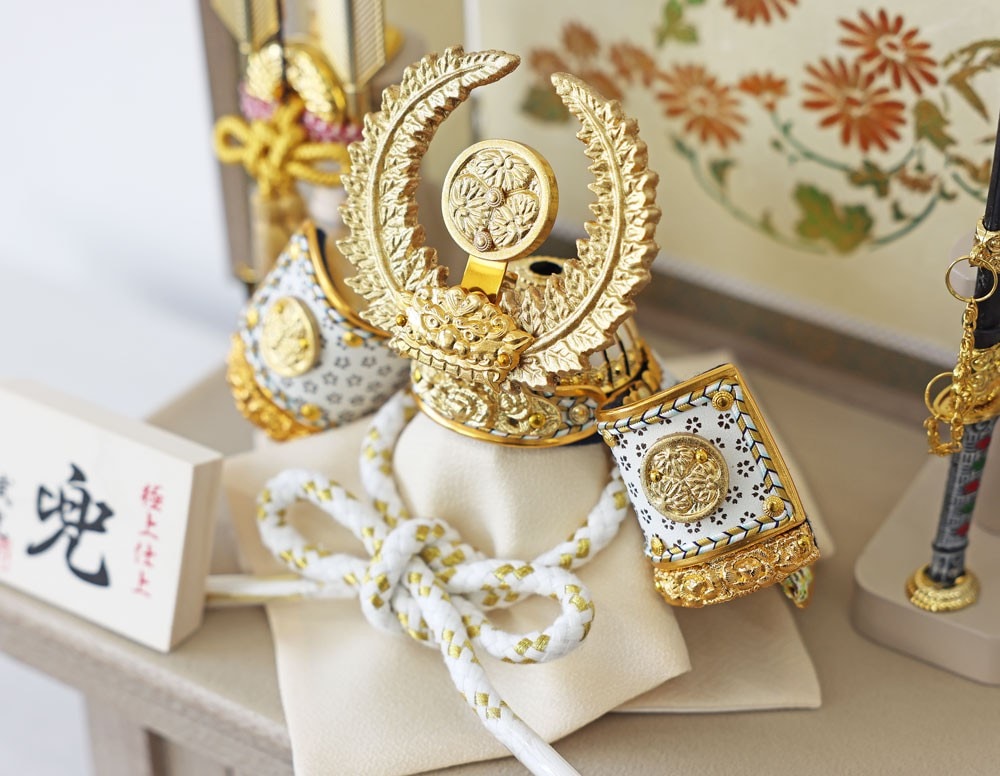 五月人形 コンパクト 本格木製収納徳川飾り | 徳川家康兜のモダン