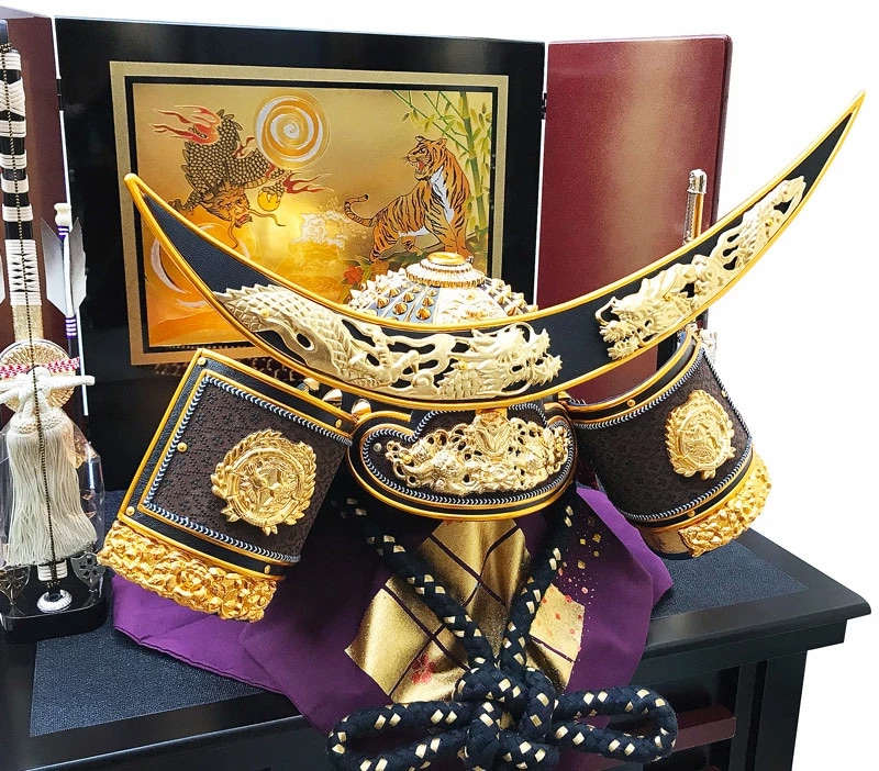 五月人形 コンパクト 立体特上着用兜 | 本格武将兜のモダン収納飾り