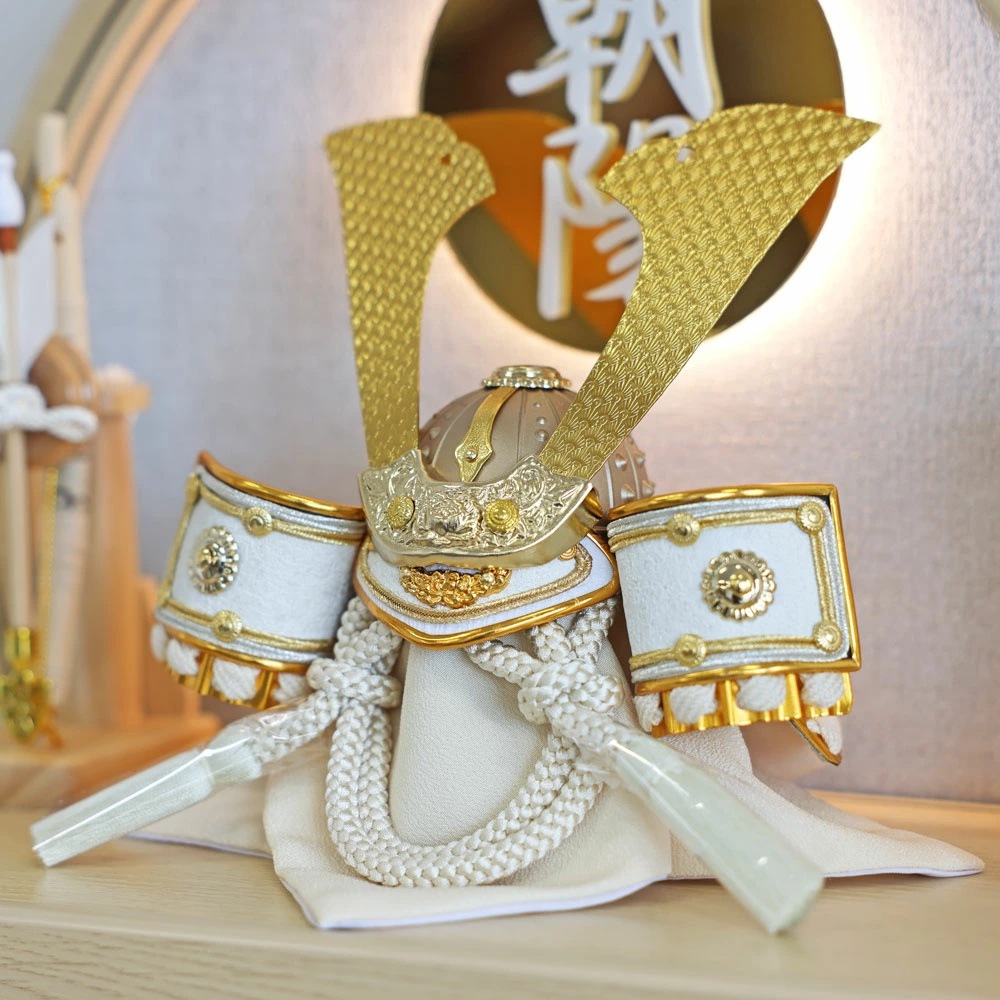 五月人形 コンパクト Premo（プリモ）LEDライト付き 木製丸型ケース飾り | ナチュラル | 名入れプレート付き