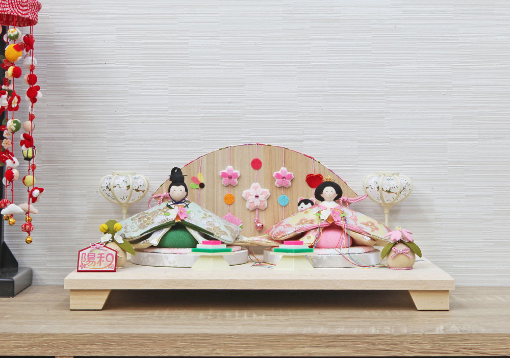 雛人形 コンパクト 可愛いちりめん 4｜愛らしい表情ちりめん雛人形