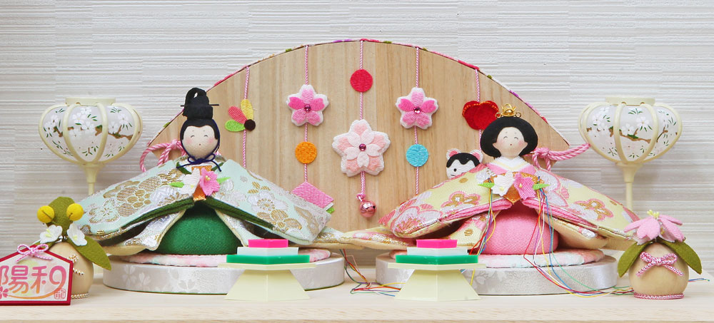 雛人形 コンパクト 可愛いちりめん 4｜愛らしい表情ちりめん雛人形