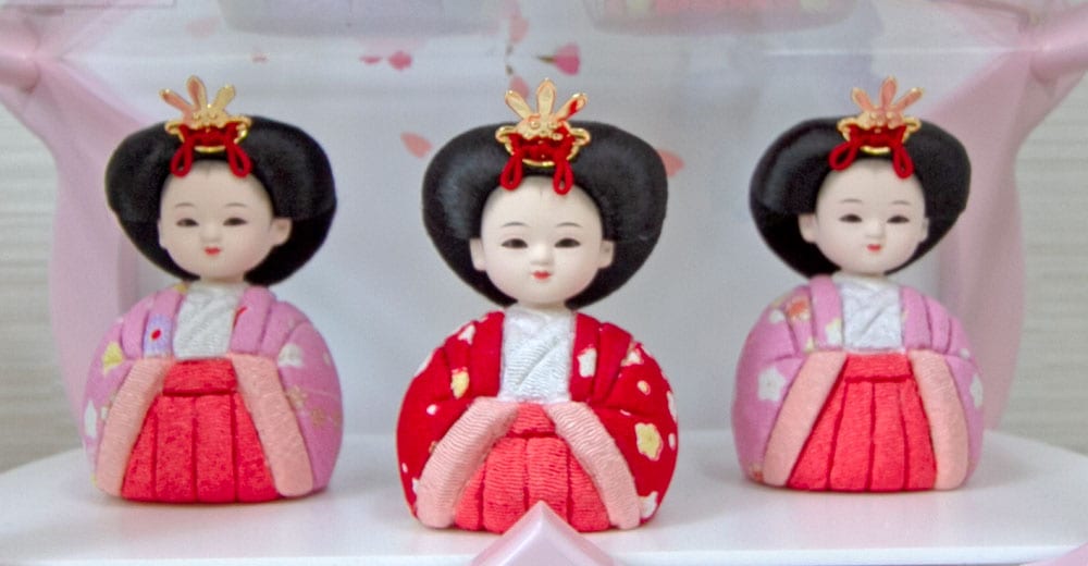 雛人形 コンパクト ROCORO(ロコロ) 桜型ケース平飾り｜春らしい雛人形