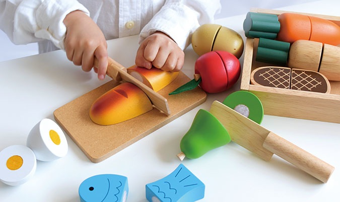 ボリュームたっぷり！ベーシックなおままごとセット コンパクト