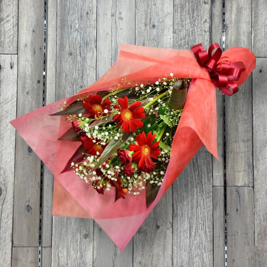#1569 季節のおまかせスタンダード花束(赤系)