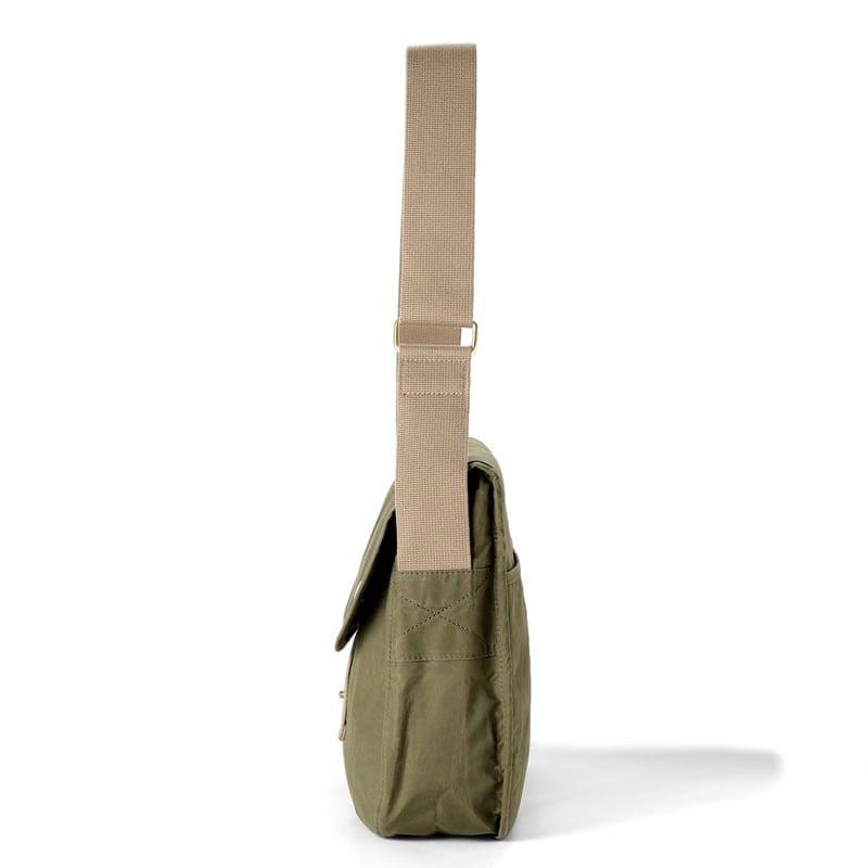 ��Barbour/�Х֥����ۥȥ�󥹥ݡ��� ��С��ܥǥ��Хå���Transport Riever Crossbody Bag�ˡ�����251UBA0745��