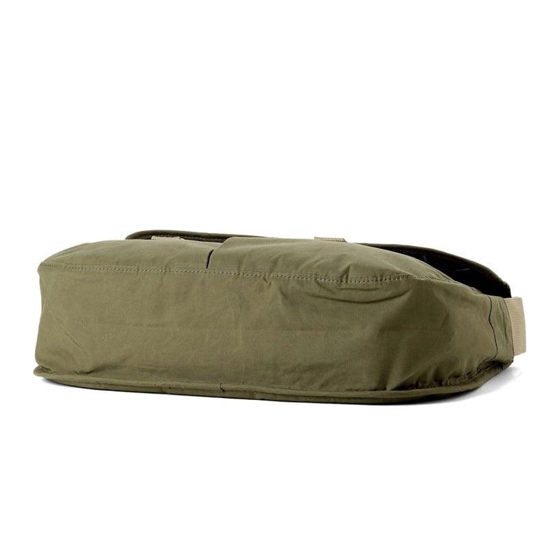 ��Barbour/�Х֥����ۥȥ�󥹥ݡ��� ��С��ܥǥ��Хå���Transport Riever Crossbody Bag�ˡ�����251UBA0745��