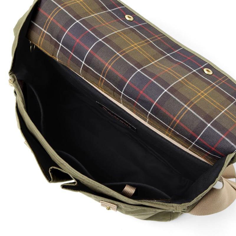 ��Barbour/�Х֥����ۥȥ�󥹥ݡ��� ��С��ܥǥ��Хå���Transport Riever Crossbody Bag�ˡ�����251UBA0745��