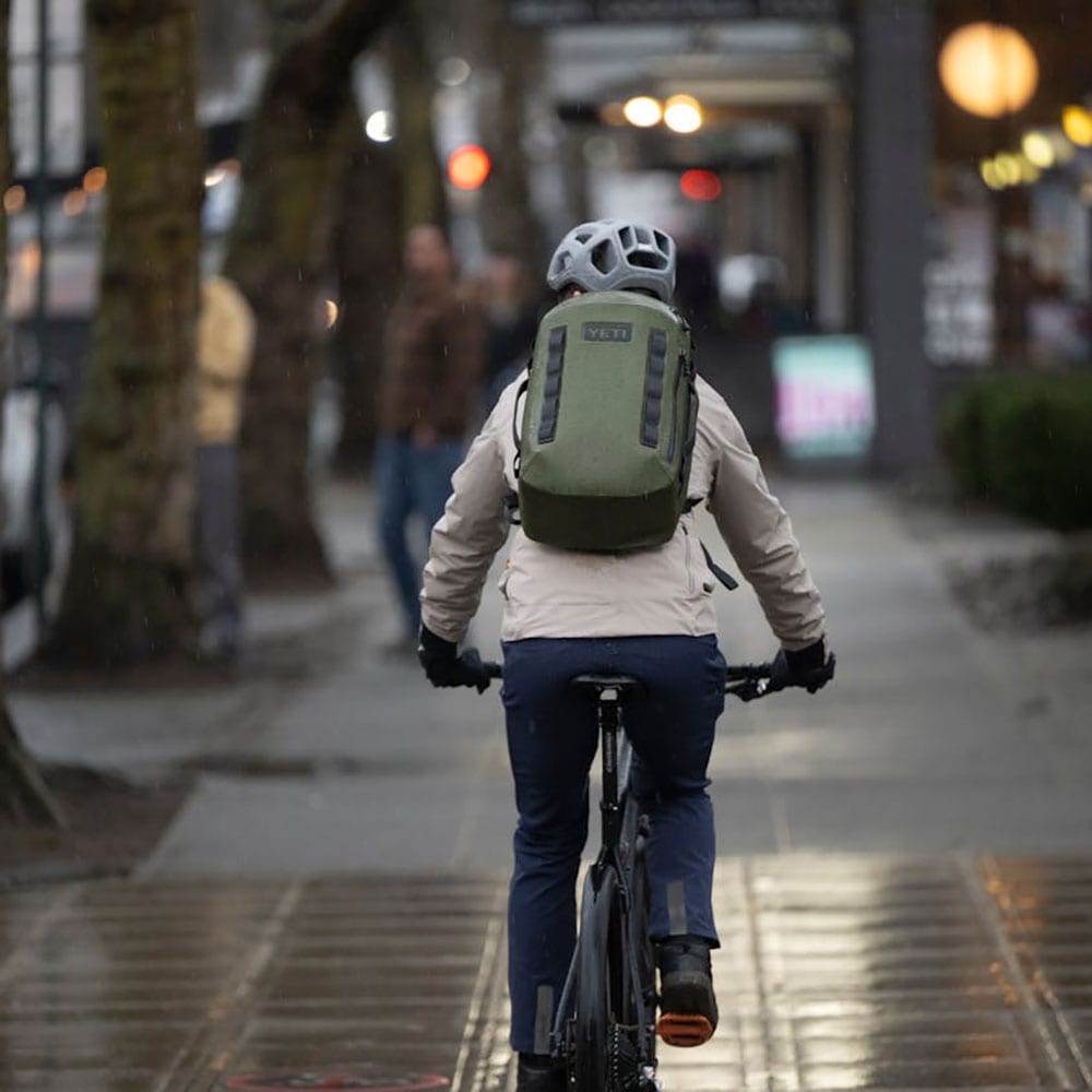 バッグ YETI / Cayo 25L & Sidekick Dry 3L YETI CAYO 25L ALL WEATHER BACKPACK - OLIVE(イエティ カヨ 25L