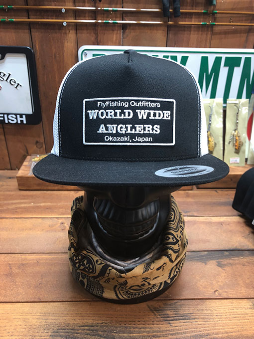 World Wide Anglers フラットビルメッシュキャップ