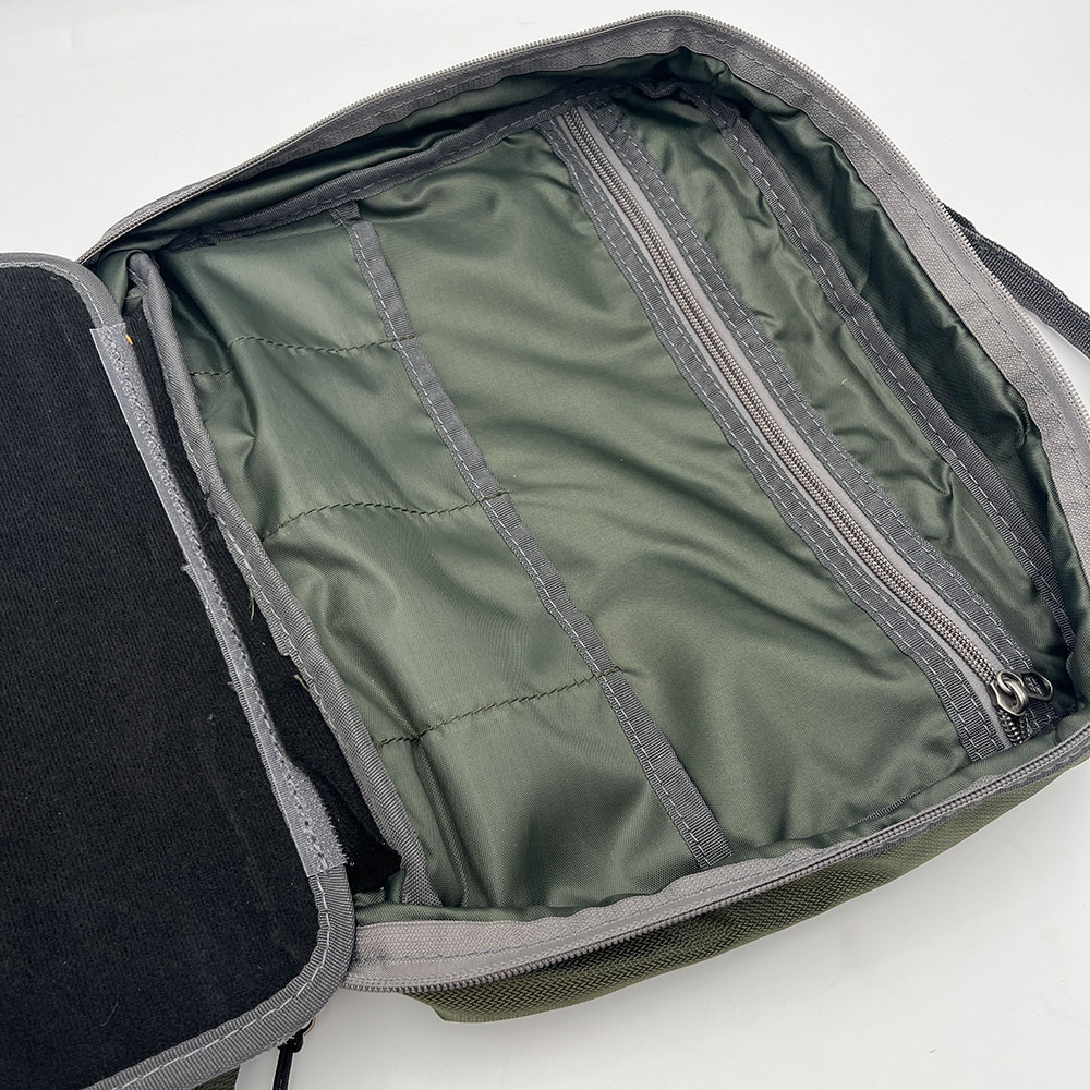 フライタイイングトラベルバッグ