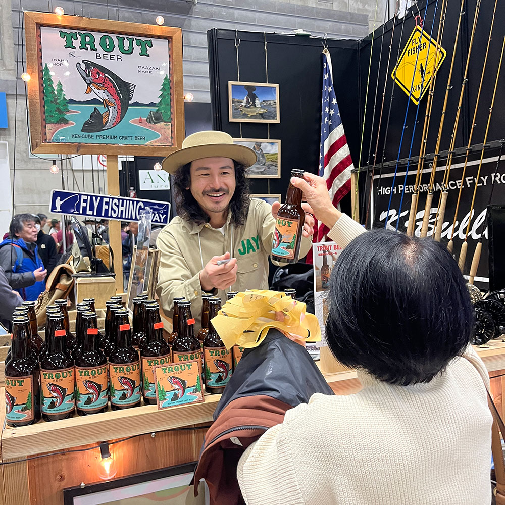 TROUT BEER ȥ饦ȥӡ ʥۥ磻ȥ 330ml