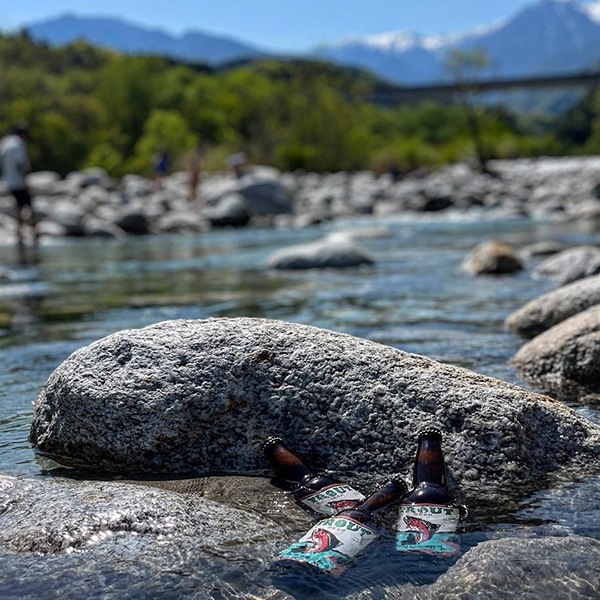 TROUT BEER �ȥ饦�ȥӡ��� 330ml