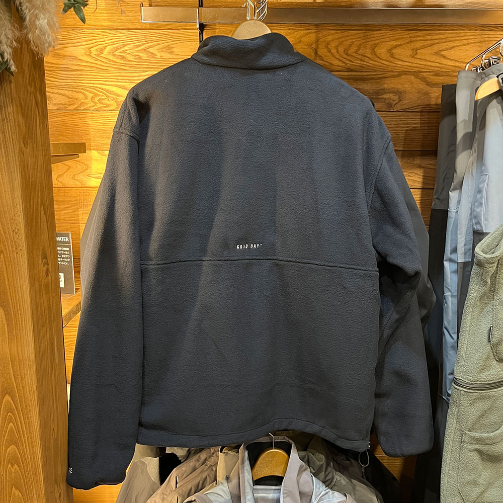 NEW ERA フィールド リバーシブル フリース プルオーバージャケット