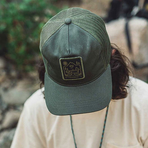 棋士/作家遺品 マウンテンハット 1950~80年代登山バッチ48点付きラビット 棋士/作家遺品 マウンテンハット 1950~80年代登山バッチ48点付き