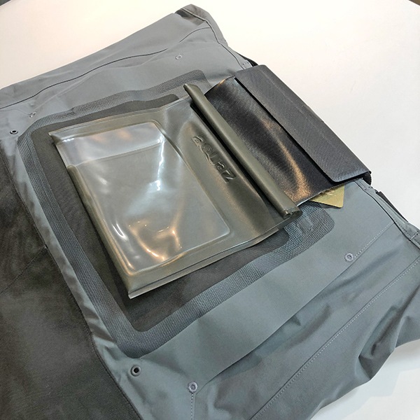 AQUAZ WATERPROOF POCKETɿݥåȥХå