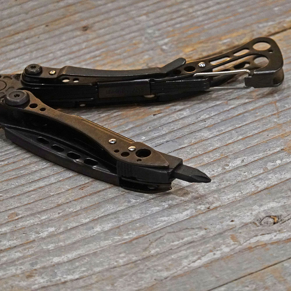 LEATHERMAN Skeltool 　ハンドメイドレザーケース付き Leatherman レザーマン Skeletool スケルツール Standard Sheath
