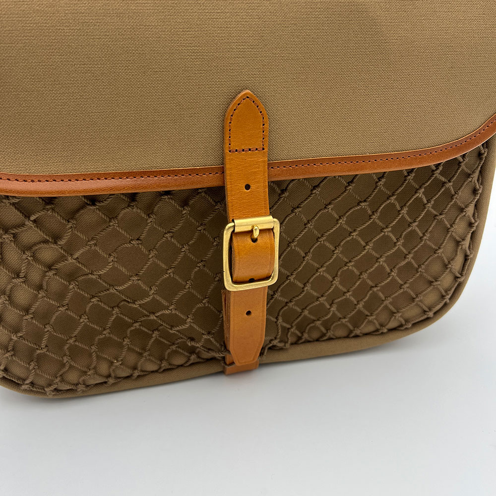 ON THE WATER ȥǥʥ륲Хå